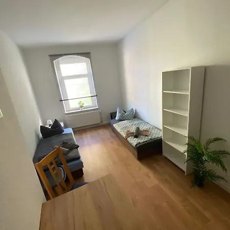 Flex Aparts - Grosse, Moeblierte 3-raum In Zwickau