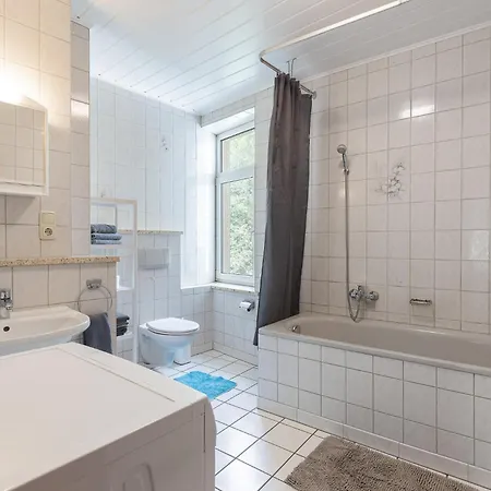 Apartmán Flex Aparts - Grosse, Moeblierte 3-raum In