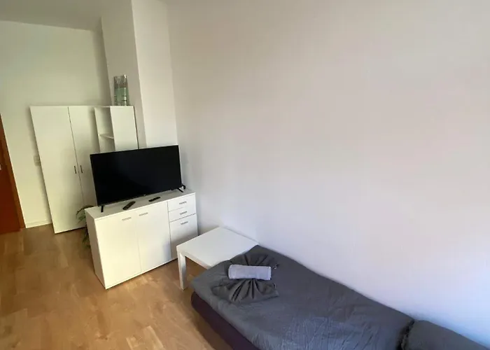 Flex Aparts - Grosse, Moeblierte 3-raum In