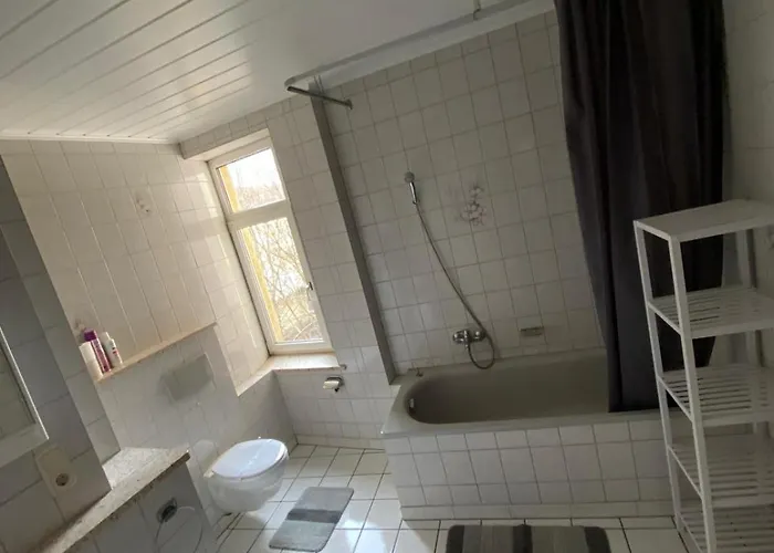 Flex Aparts - Grosse, Moeblierte 3-raum In *