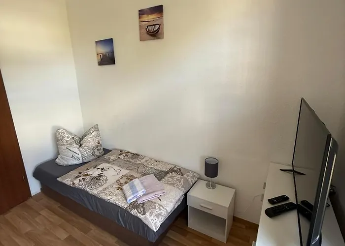 Flex Aparts - Grosse, Moeblierte 3-raum In *