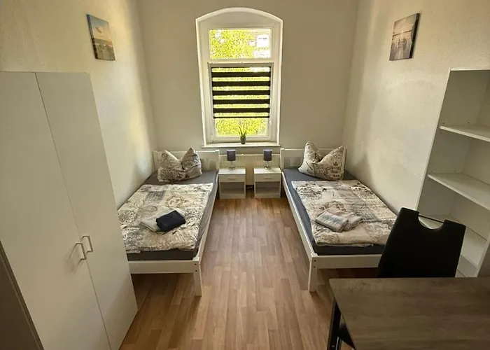 Flex Aparts - Grosse, Moeblierte 3-raum In *