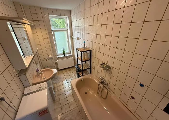 Flex Aparts - Grosse, Moeblierte 3-raum In