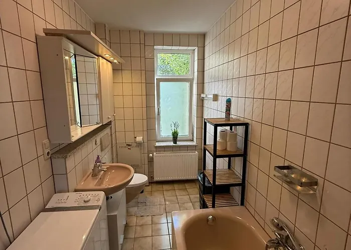 Flex Aparts - Grosse, Moeblierte 3-raum In *